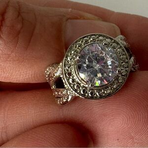 Silver Toned Ring Size 6 Diamond Like Stone Halo Filigree New